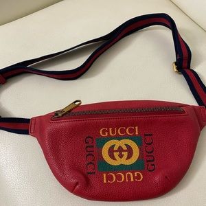 Authentic Gucci Red leather fanny back /Belt